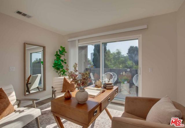 15031 Hartland Street, Van Nuys (los Angeles), CA 91405