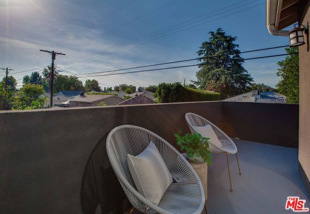 15031 Hartland Street, Van Nuys (los Angeles), CA 91405