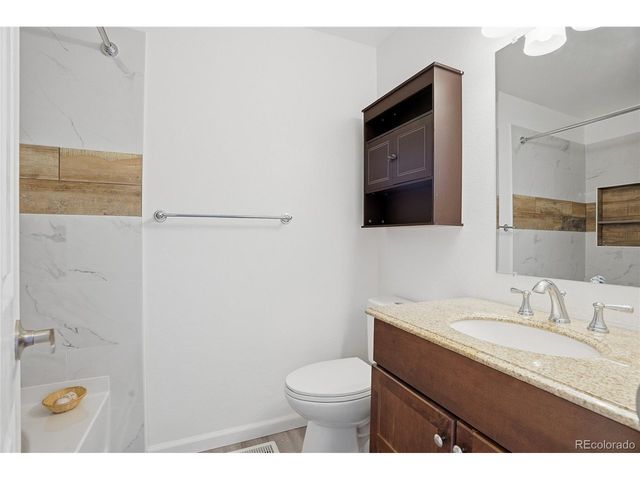 4665 S Dillon Ct B, Aurora, CO 80015