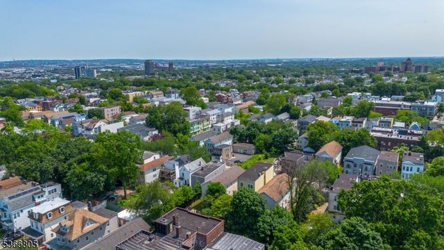 303 W Runyon St, Newark City, NJ 07108
