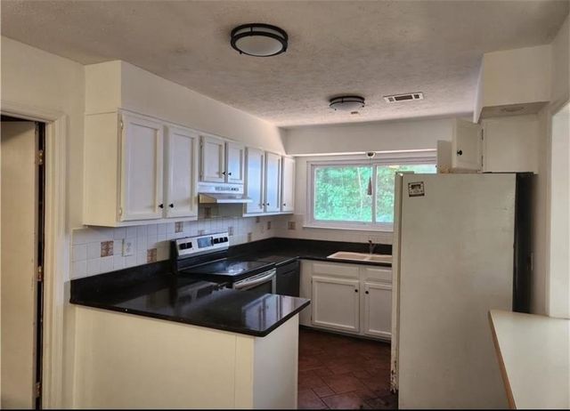 265 Barrington Drive E, Roswell, GA 30076