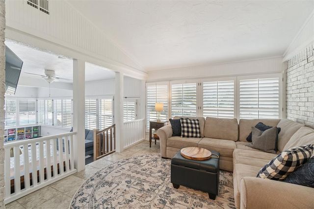 1910 Sunflower NE Road, Piedmont, OK 73078