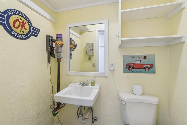 1910 Sunflower NE Road, Piedmont, OK 73078