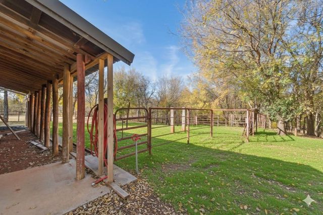 1910 Sunflower NE Road, Piedmont, OK 73078