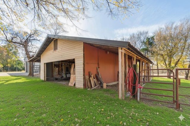 1910 Sunflower NE Road, Piedmont, OK 73078