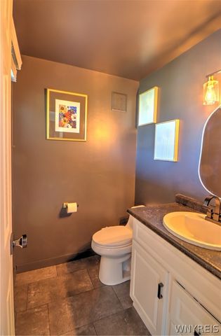 84 Regency Drive, Grand Island, NY 14072
