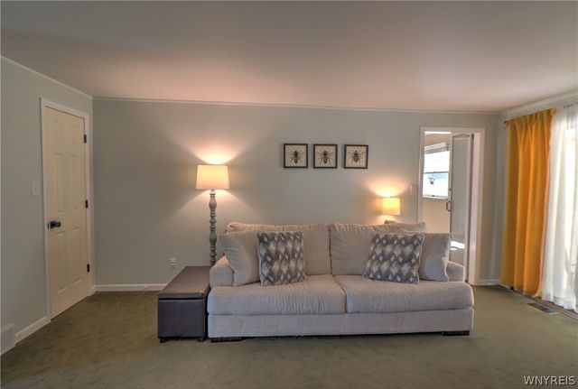 84 Regency Drive, Grand Island, NY 14072