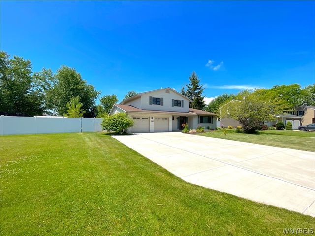 84 Regency Drive, Grand Island, NY 14072