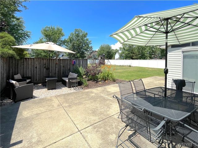 84 Regency Drive, Grand Island, NY 14072
