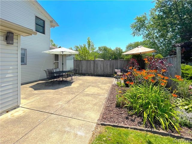 84 Regency Drive, Grand Island, NY 14072
