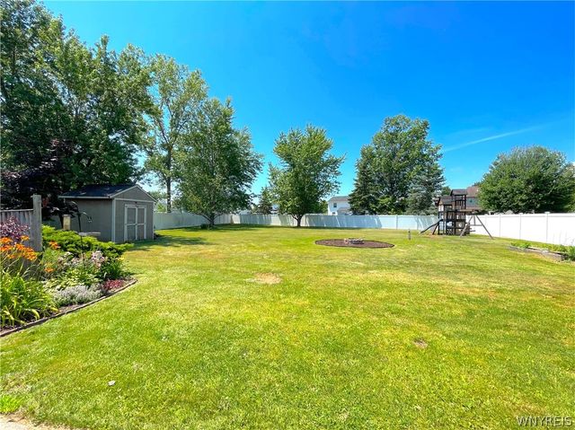 84 Regency Drive, Grand Island, NY 14072