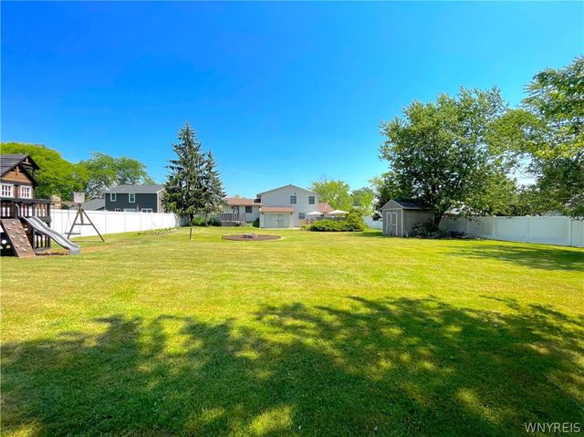 84 Regency Drive, Grand Island, NY 14072