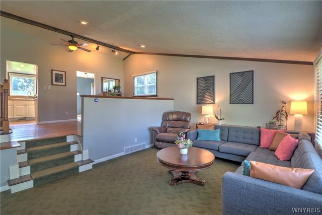 84 Regency Drive, Grand Island, NY 14072