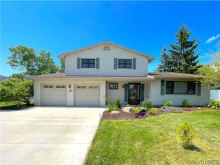 84 Regency Drive, Grand Island, NY 14072
