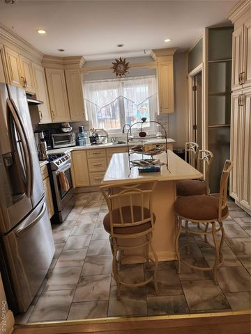 7711 64th Lane, Glendale, NY 11385