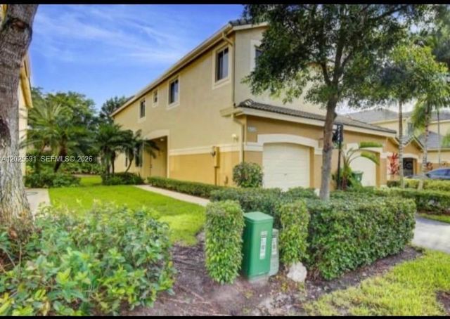 2112 Hacienda Ter 2112, Weston, FL 33327