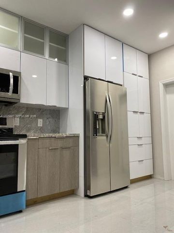 2112 Hacienda Ter 2112, Weston, FL 33327