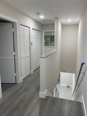 2112 Hacienda Ter 2112, Weston, FL 33327