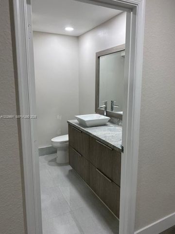 2112 Hacienda Ter 2112, Weston, FL 33327