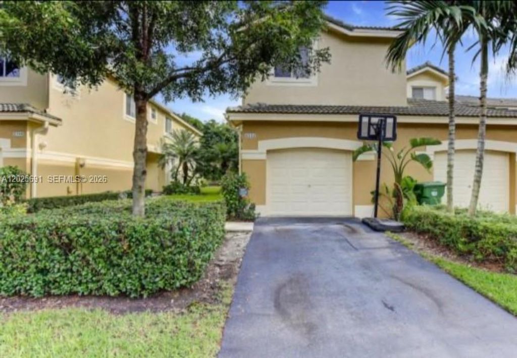 2112 Hacienda Ter 2112, Weston, FL 33327