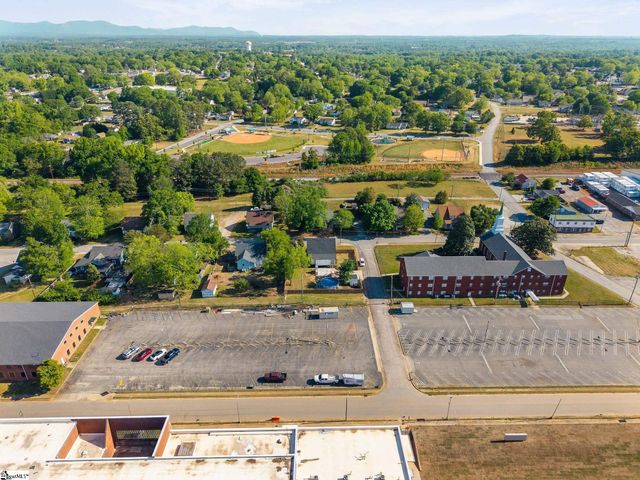 405 Pennsylvania Avenue, Greer, SC 29650