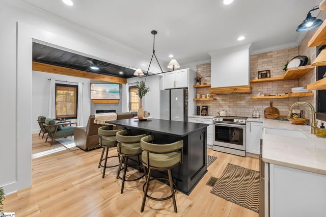 405 Pennsylvania Avenue, Greer, SC 29650