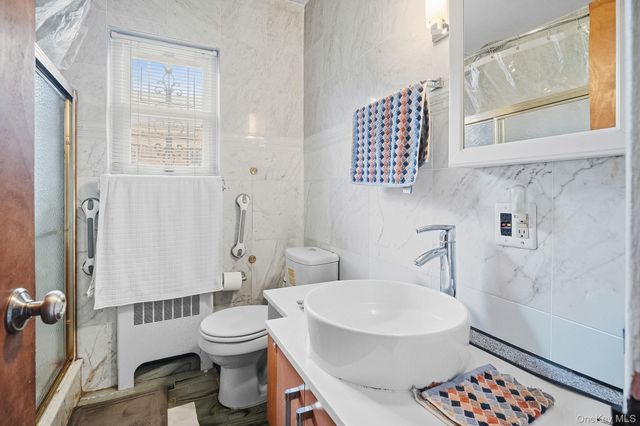 5328 Oceania Street, Oakland Gardens, NY 11364