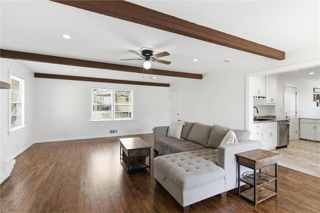 5904 E 100th Street, Kansas City, MO 64134