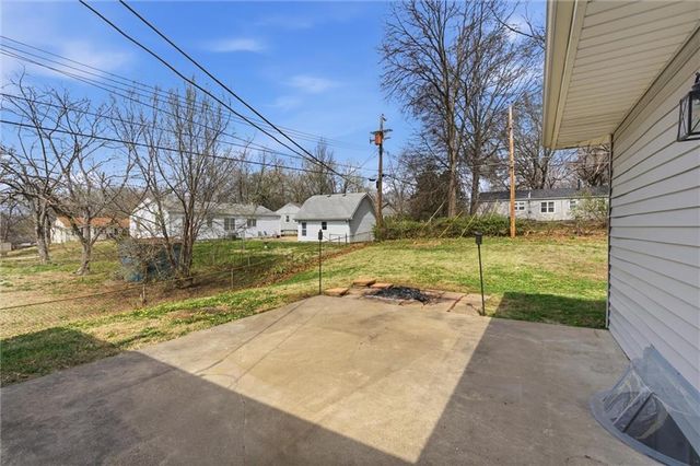 5904 E 100th Street, Kansas City, MO 64134