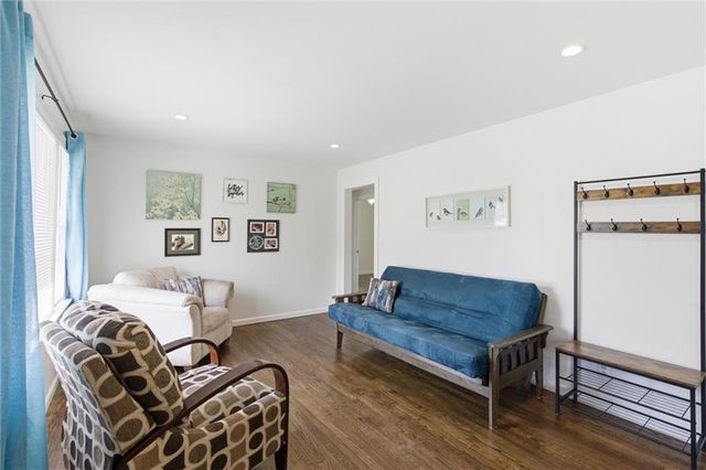 5904 E 100th Street, Kansas City, MO 64134