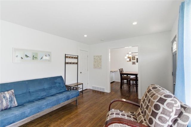 5904 E 100th Street, Kansas City, MO 64134