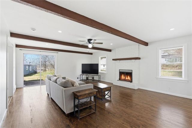 5904 E 100th Street, Kansas City, MO 64134