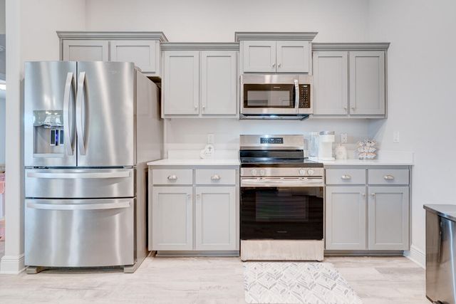 5823 Crestlake Drive, Crestview, FL 32536