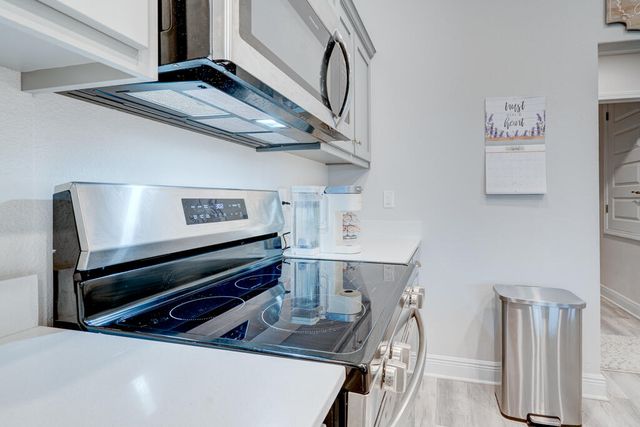 5823 Crestlake Drive, Crestview, FL 32536