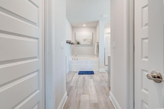 5823 Crestlake Drive, Crestview, FL 32536