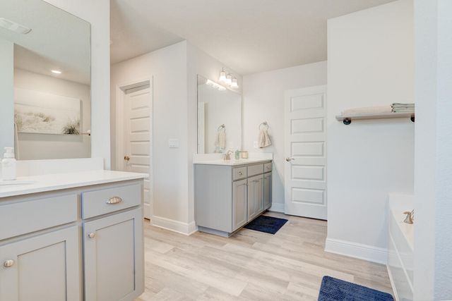 5823 Crestlake Drive, Crestview, FL 32536