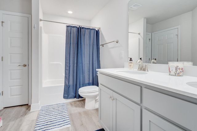 5823 Crestlake Drive, Crestview, FL 32536