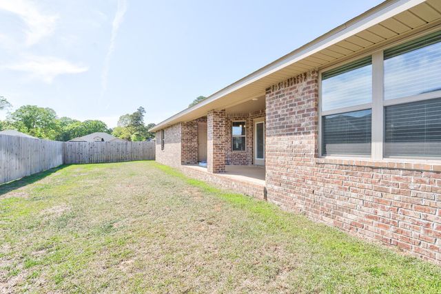 5823 Crestlake Drive, Crestview, FL 32536