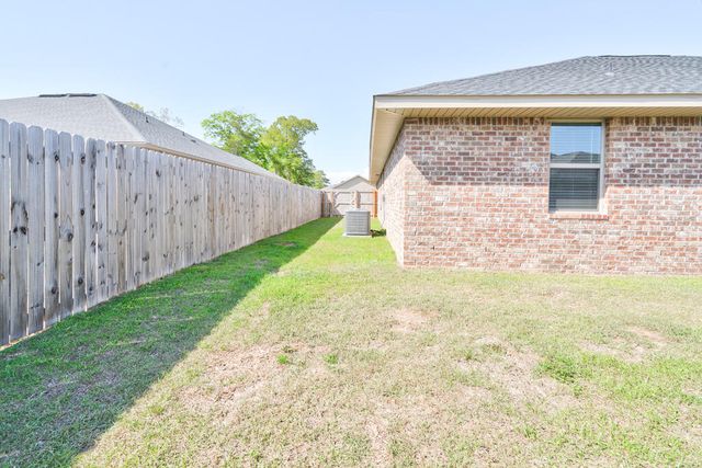 5823 Crestlake Drive, Crestview, FL 32536