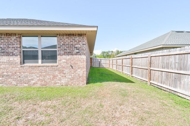 5823 Crestlake Drive, Crestview, FL 32536