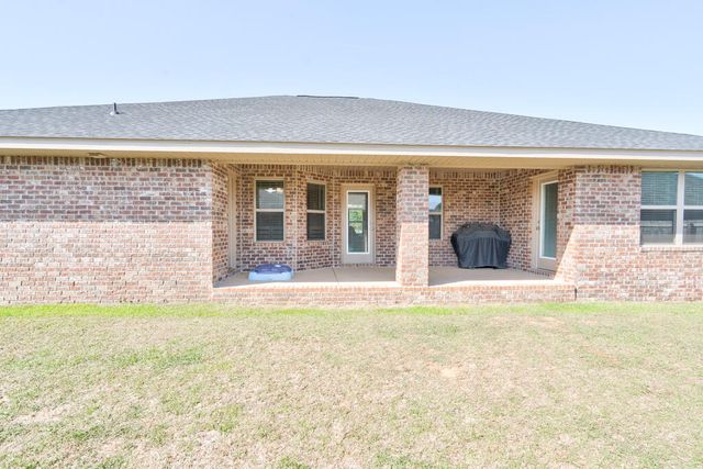 5823 Crestlake Drive, Crestview, FL 32536