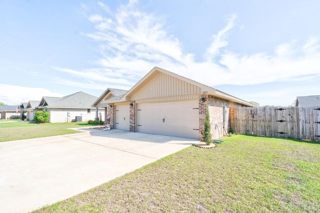 5823 Crestlake Drive, Crestview, FL 32536