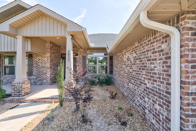 5823 Crestlake Drive, Crestview, FL 32536