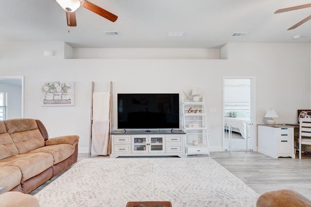 5823 Crestlake Drive, Crestview, FL 32536