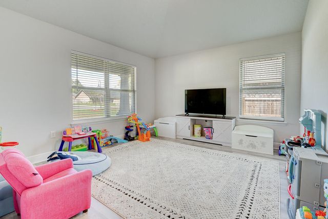 5823 Crestlake Drive, Crestview, FL 32536