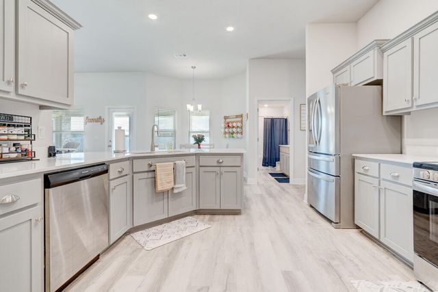 5823 Crestlake Drive, Crestview, FL 32536