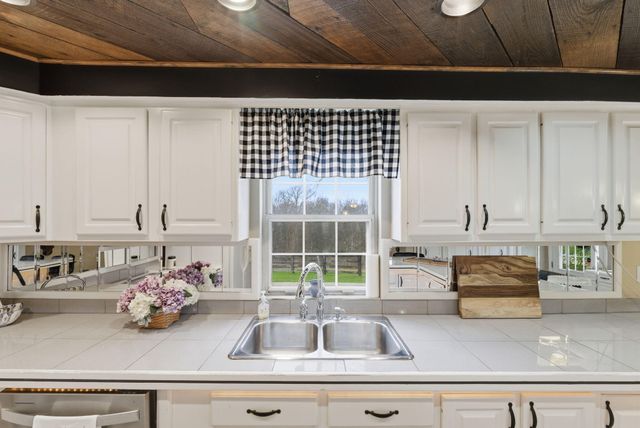 1600 Hickory Grove Road, Lawrenceburg, KY 40342