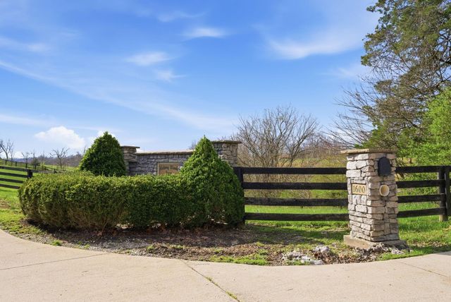1600 Hickory Grove Road, Lawrenceburg, KY 40342