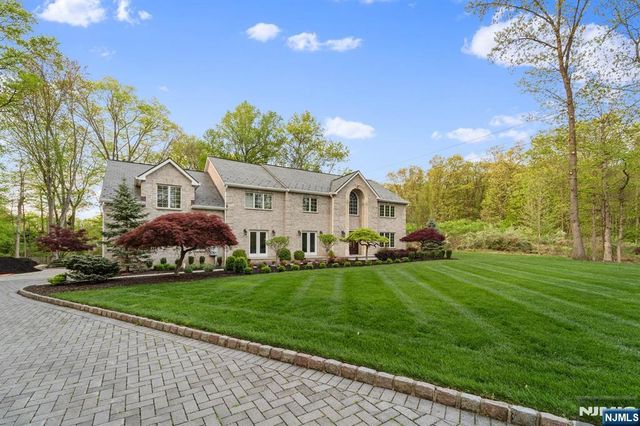 7 Orchard Lane, Old Tappan, NJ 07675