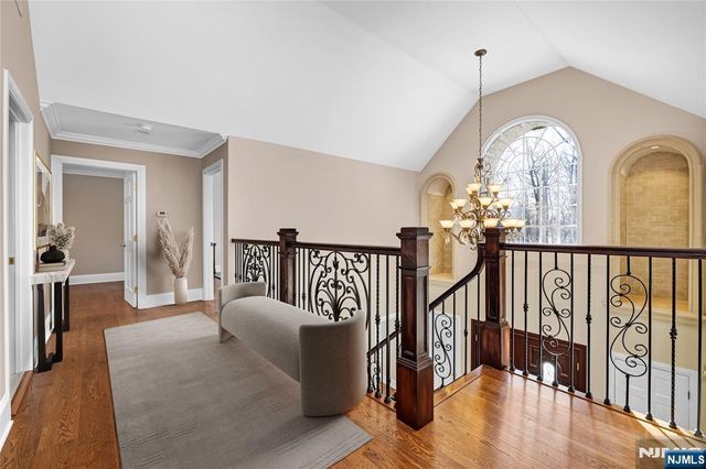 7 Orchard Lane, Old Tappan, NJ 07675